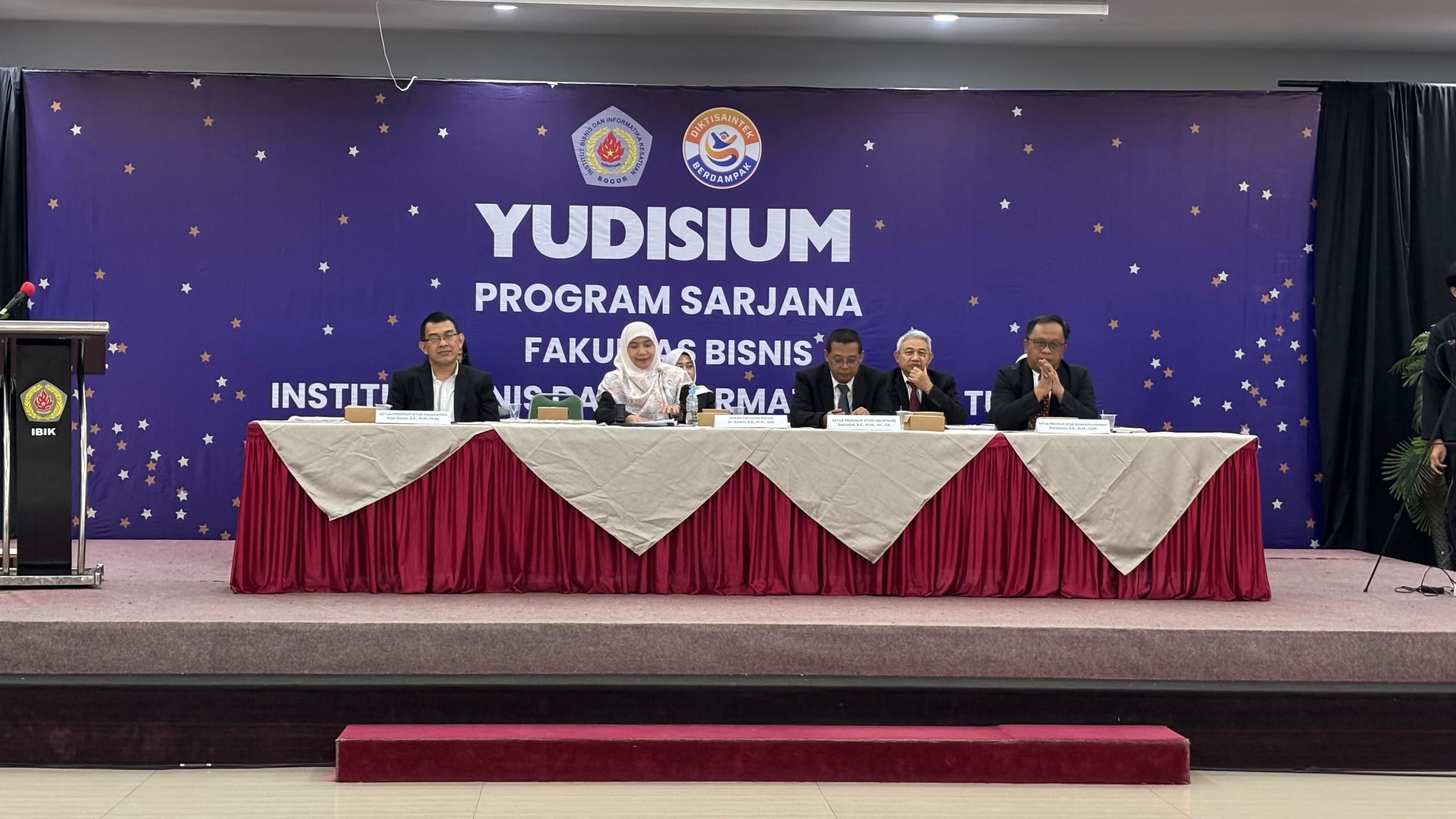 Sidang Yudisium Pertama Fakultas Bisnis Tahun Akademik 2024/2025