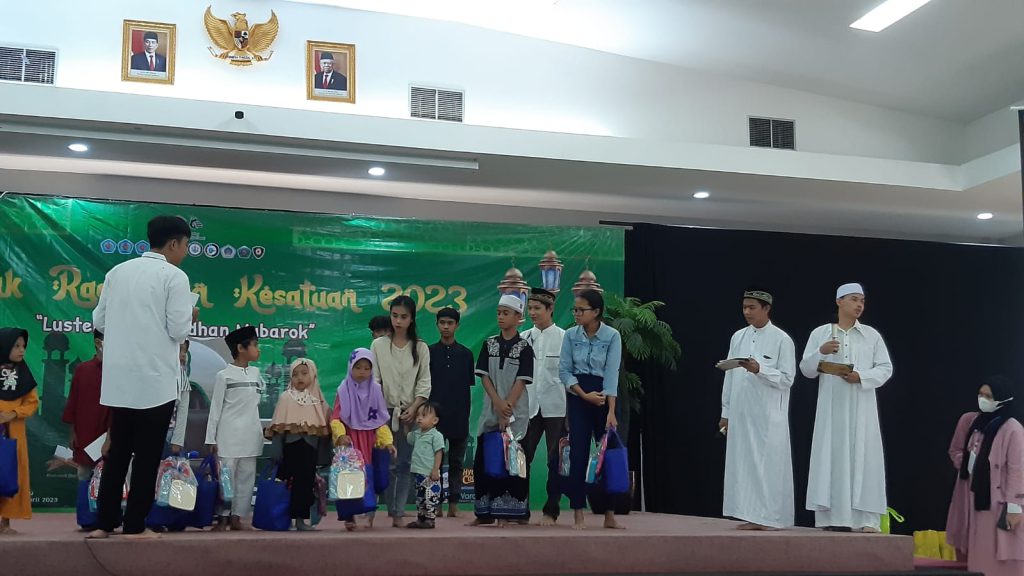 Santunan anak yatim dan warga dhuafa dalam rangka penutupan kegiatan semarak ramadhan kesatuan 2023